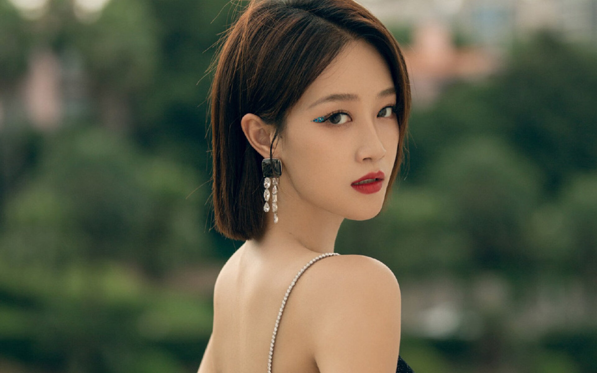 多特蒙德高压战术抢占场面主动权，多特蒙德2020